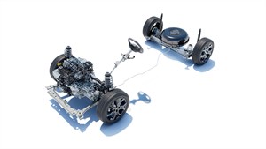 Приказ на техничката конструкција на возилото Dacia Sandero, со одвоени преден и заден склоп на суспензијата, моторот и тркалата прикажани на бела позадина.